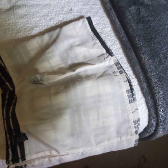 Forever 21 winter skirt - Picture 2 of 4